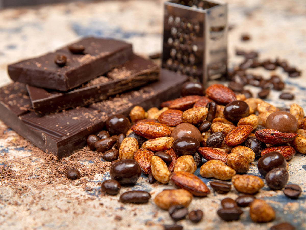 Mr. Filbert's Cafe Espresso Chocolate Nut Mix À la table by Hanna